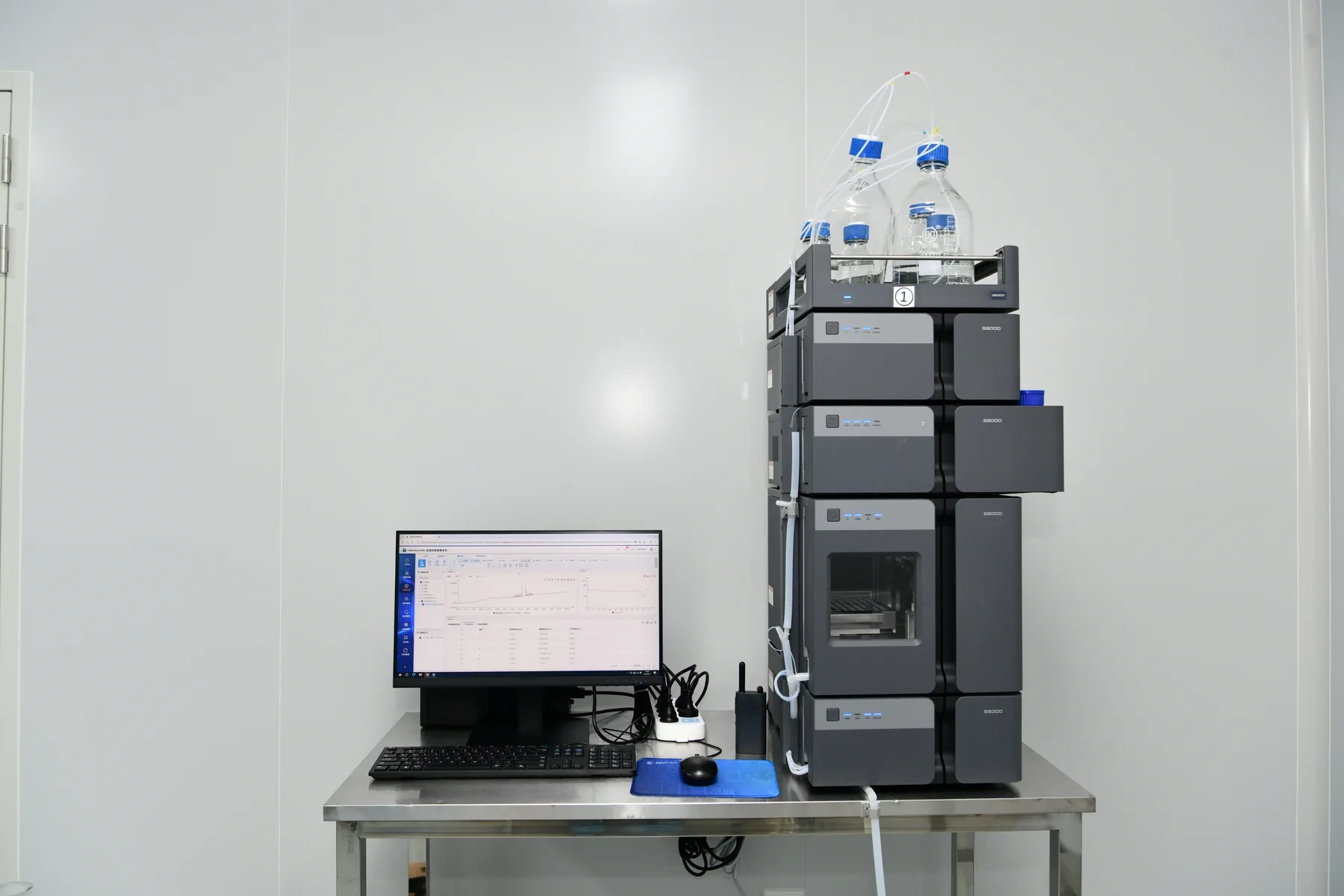 HPLC-Analysestation im Qualitätskontrolllabor